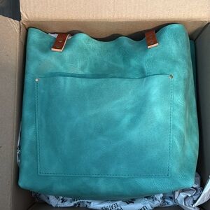 REEF🪸 - Large Classic Tote w/Tandles - Portland Leather- NEW IN BOX
